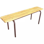 Bancs empilables en bois